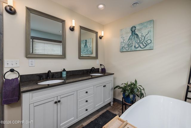 810 Dogwood Street, Anchorage, AK 99501