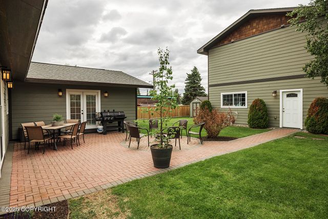 810 Dogwood Street, Anchorage, AK 99501