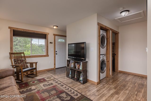 810 Dogwood Street, Anchorage, AK 99501