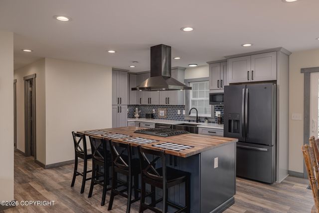 810 Dogwood Street, Anchorage, AK 99501