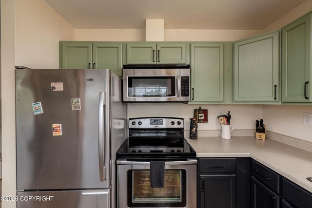 810 Dogwood Street, Anchorage, AK 99501