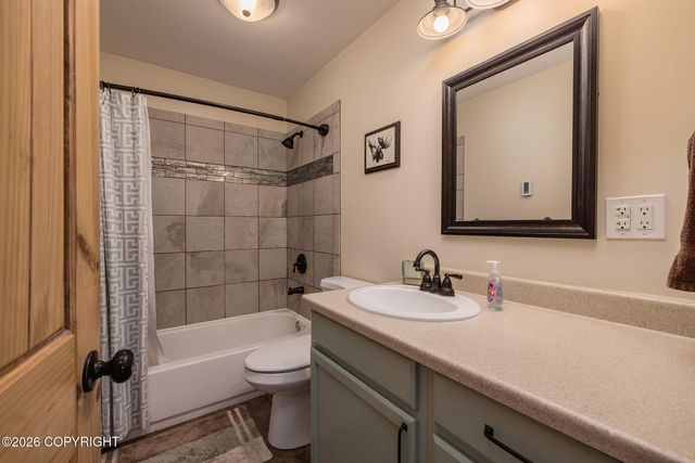 810 Dogwood Street, Anchorage, AK 99501
