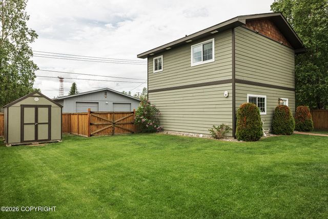810 Dogwood Street, Anchorage, AK 99501