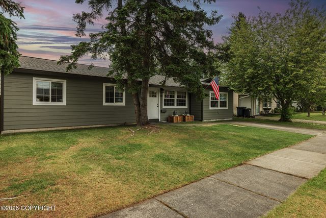 810 Dogwood Street, Anchorage, AK 99501