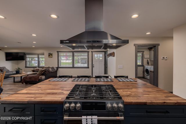 810 Dogwood Street, Anchorage, AK 99501