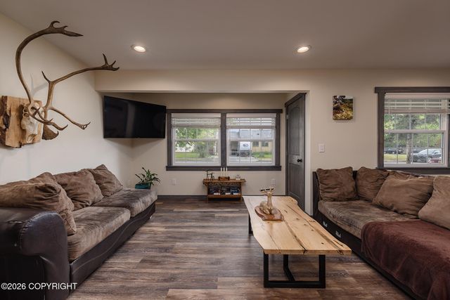 810 Dogwood Street, Anchorage, AK 99501