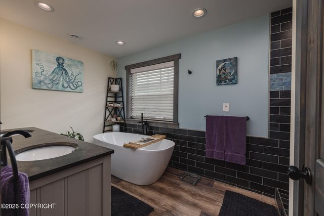 810 Dogwood Street, Anchorage, AK 99501