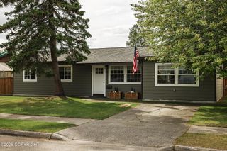810 Dogwood Street, Anchorage, AK 99501