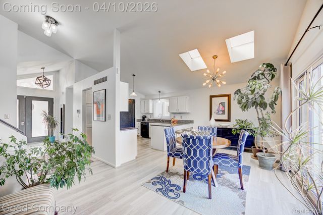 9526 Montgold Avenue, White Lake Charter Township, MI 48386