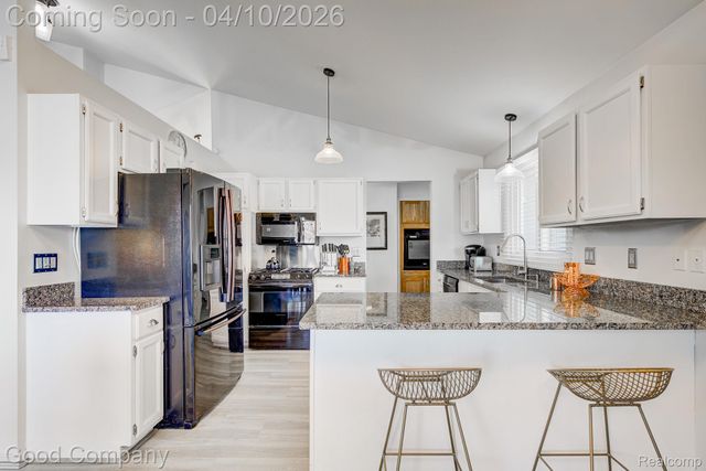 9526 Montgold Avenue, White Lake Charter Township, MI 48386