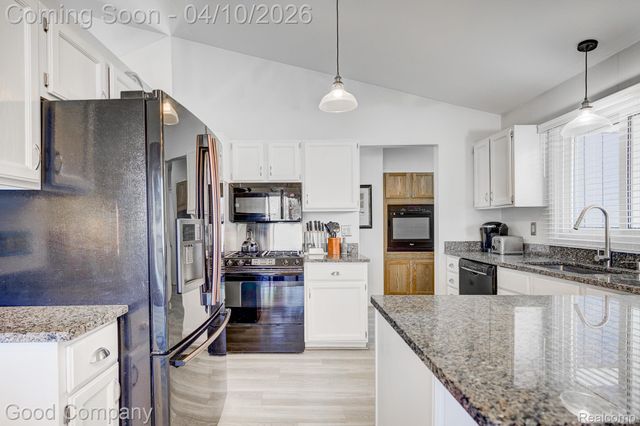 9526 Montgold Avenue, White Lake Charter Township, MI 48386