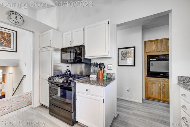 9526 Montgold Avenue, White Lake Charter Township, MI 48386