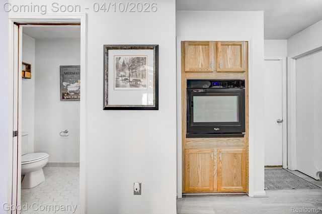 9526 Montgold Avenue, White Lake Charter Township, MI 48386