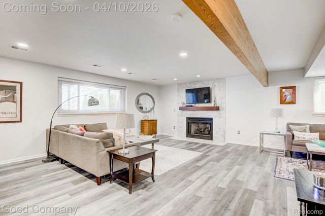 9526 Montgold Avenue, White Lake Charter Township, MI 48386