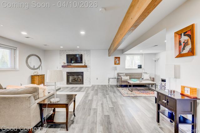 9526 Montgold Avenue, White Lake Charter Township, MI 48386