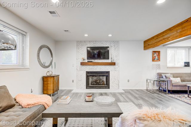 9526 Montgold Avenue, White Lake Charter Township, MI 48386