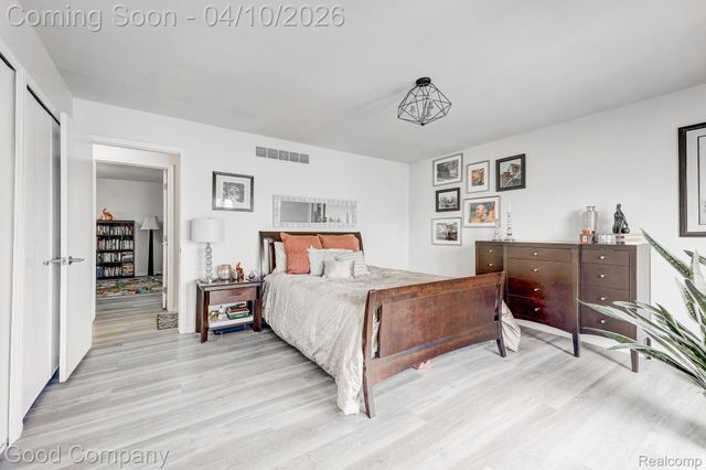 9526 Montgold Avenue, White Lake Charter Township, MI 48386