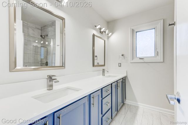 9526 Montgold Avenue, White Lake Charter Township, MI 48386