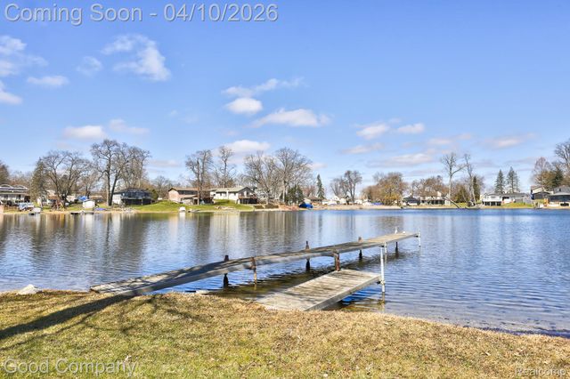 9526 Montgold Avenue, White Lake Charter Township, MI 48386