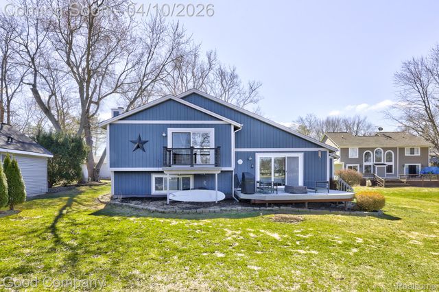 9526 Montgold Avenue, White Lake Charter Township, MI 48386