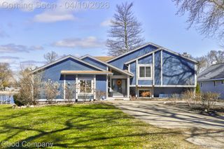 9526 Montgold Avenue, White Lake Charter Township, MI 48386