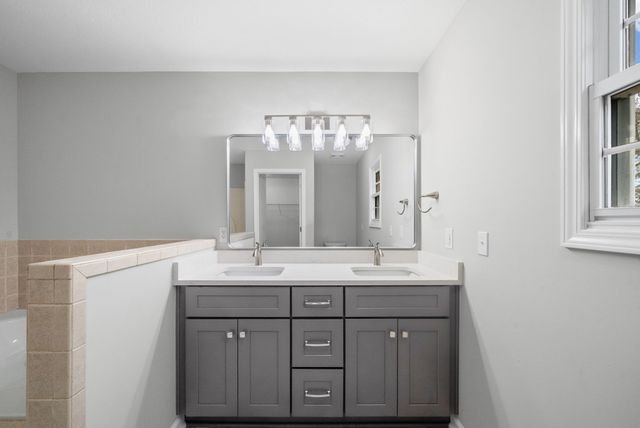 3118 Larson Ln, Clarksville, TN 37043