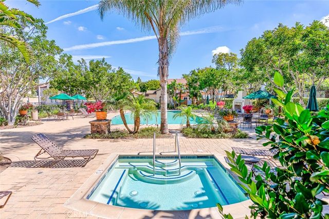 38 Daisy, Irvine, CA 92618