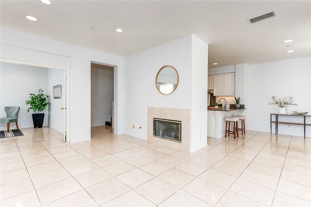 38 Daisy, Irvine, CA 92618