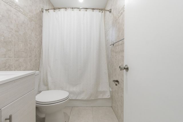 837 NW 41st Street A-b, Oakland Park, FL 33309