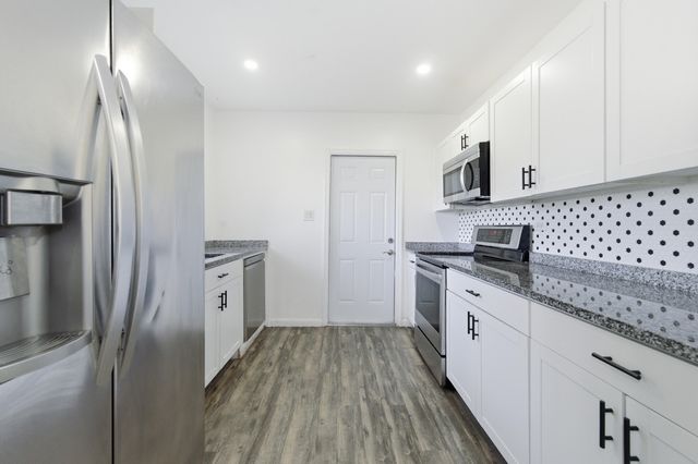 837 NW 41st Street A-b, Oakland Park, FL 33309