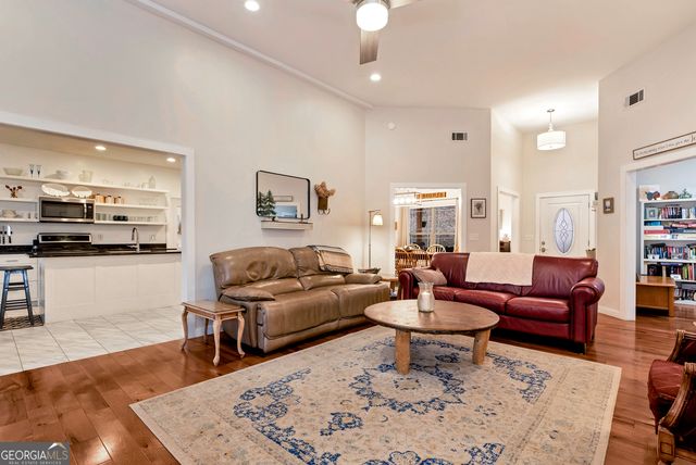 812 Covecrest Drive, Tiger, GA 30576