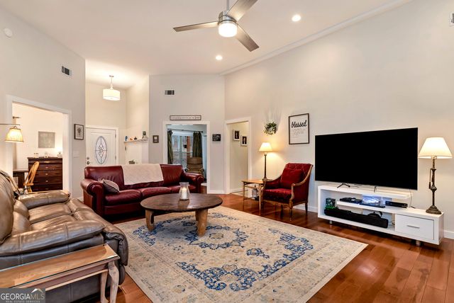 812 Covecrest Drive, Tiger, GA 30576