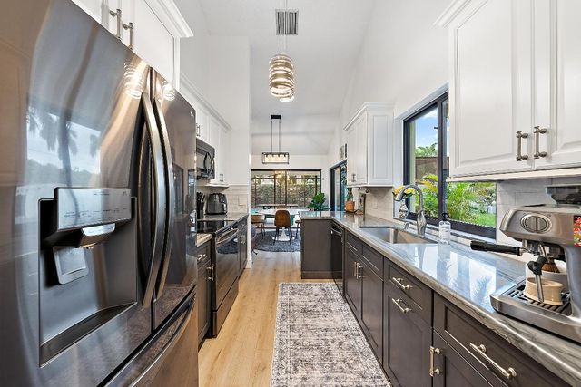 2805 Cuyahoga Lane, West Palm Beach, FL 33409