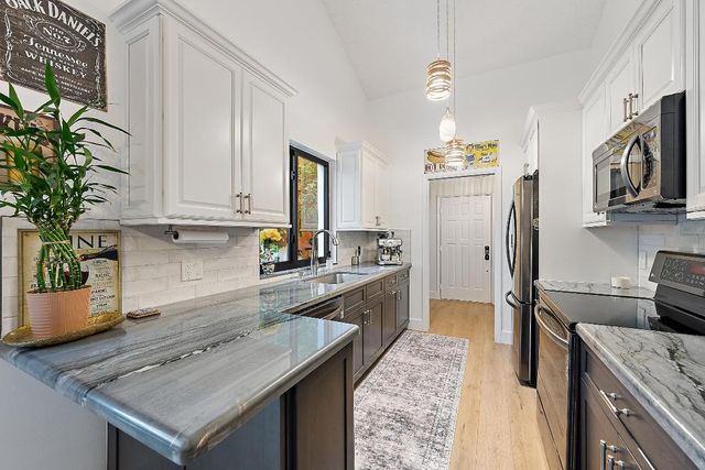 2805 Cuyahoga Lane, West Palm Beach, FL 33409