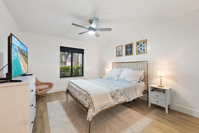 2805 Cuyahoga Lane, West Palm Beach, FL 33409