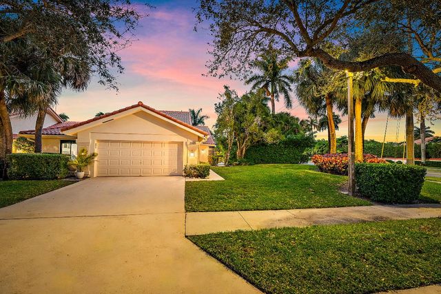 2805 Cuyahoga Lane, West Palm Beach, FL 33409