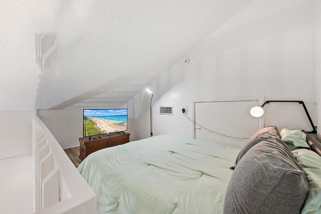 2805 Cuyahoga Lane, West Palm Beach, FL 33409