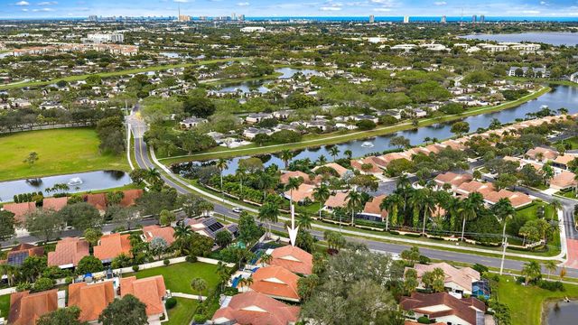 2805 Cuyahoga Lane, West Palm Beach, FL 33409