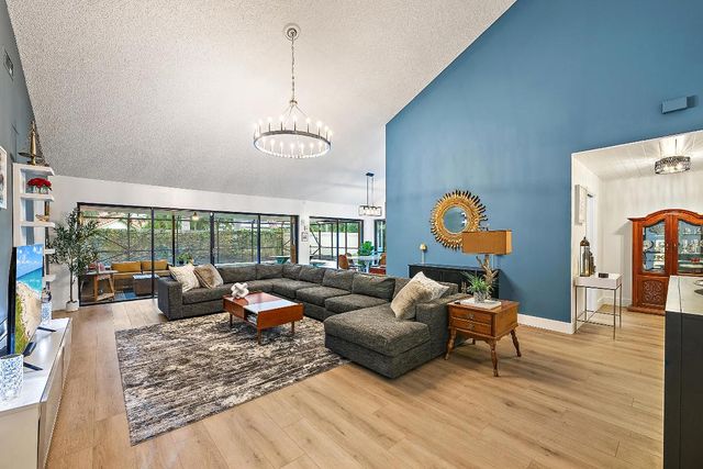 2805 Cuyahoga Lane, West Palm Beach, FL 33409