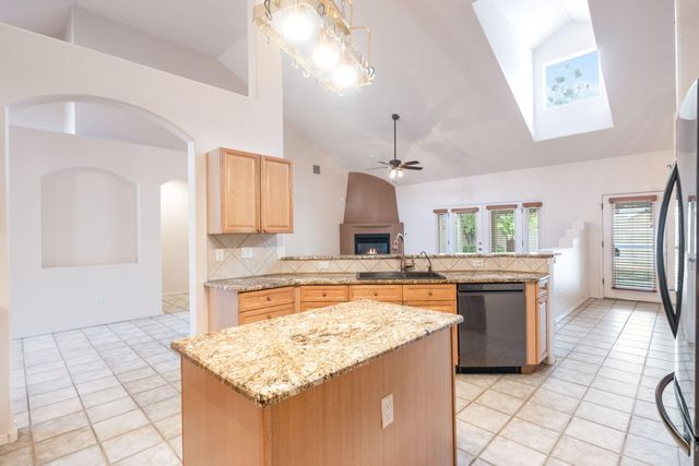 2505 Rio Orilla Lane NW, Albuquerque, NM 87120