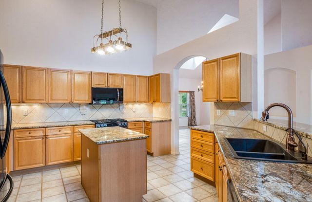 2505 Rio Orilla Lane NW, Albuquerque, NM 87120