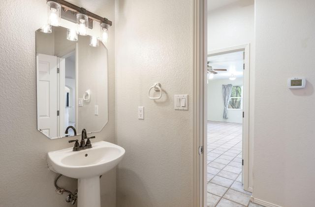 2505 Rio Orilla Lane NW, Albuquerque, NM 87120