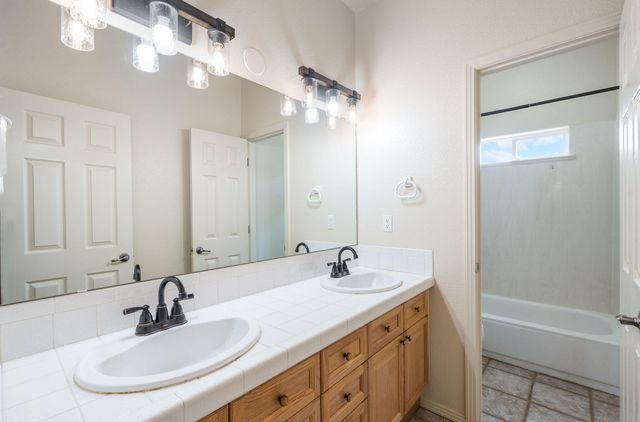 2505 Rio Orilla Lane NW, Albuquerque, NM 87120