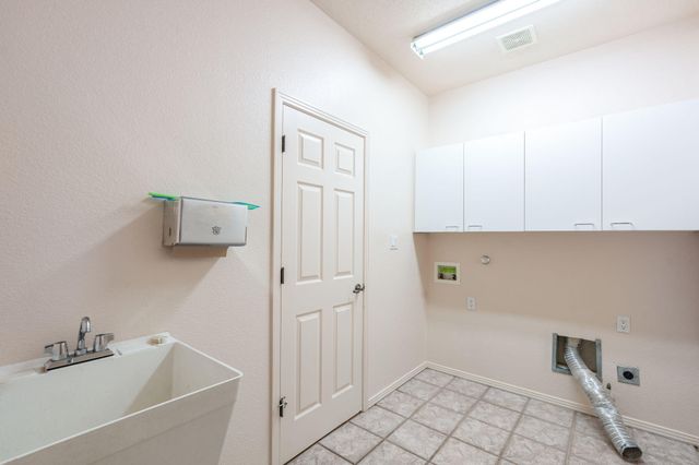 2505 Rio Orilla Lane NW, Albuquerque, NM 87120