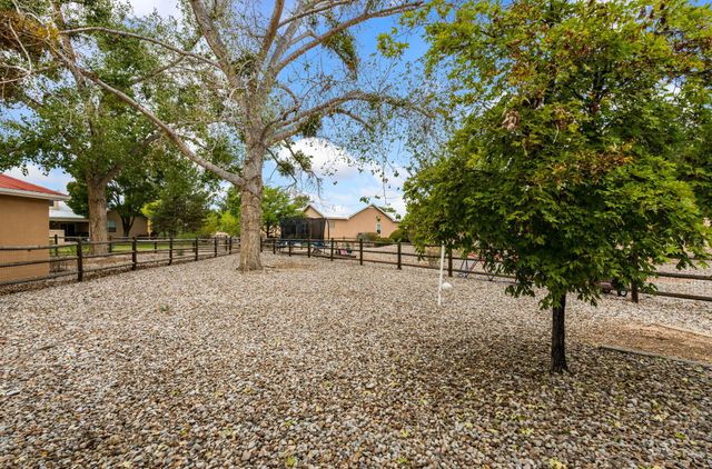 2505 Rio Orilla Lane NW, Albuquerque, NM 87120