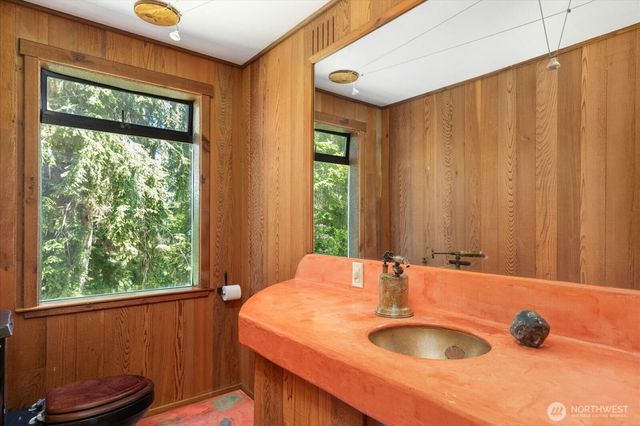 1975 North Bluff Road, Coupeville, WA 98239