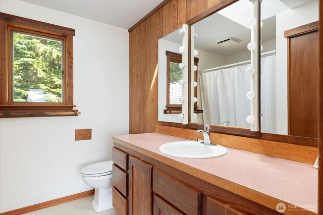1975 North Bluff Road, Coupeville, WA 98239