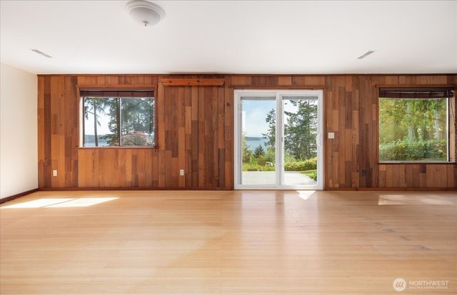 1975 North Bluff Road, Coupeville, WA 98239