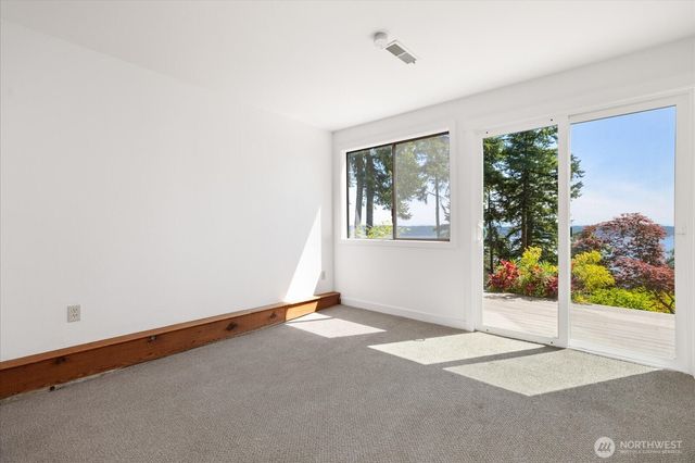 1975 North Bluff Road, Coupeville, WA 98239