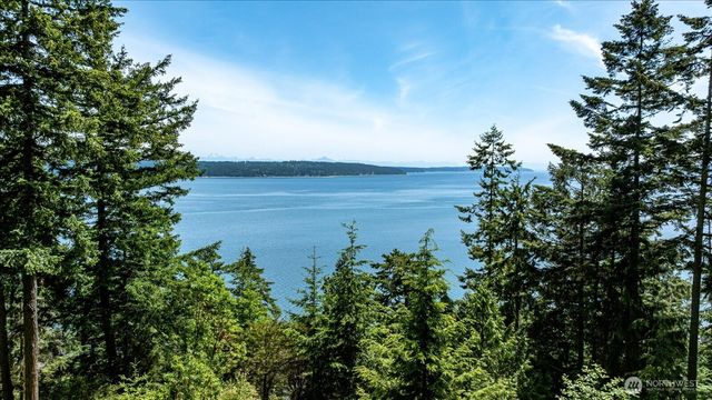1975 North Bluff Road, Coupeville, WA 98239